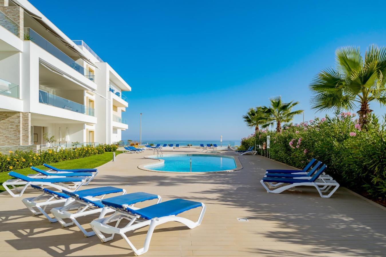 Valmar Ocean And Pool View Lagos