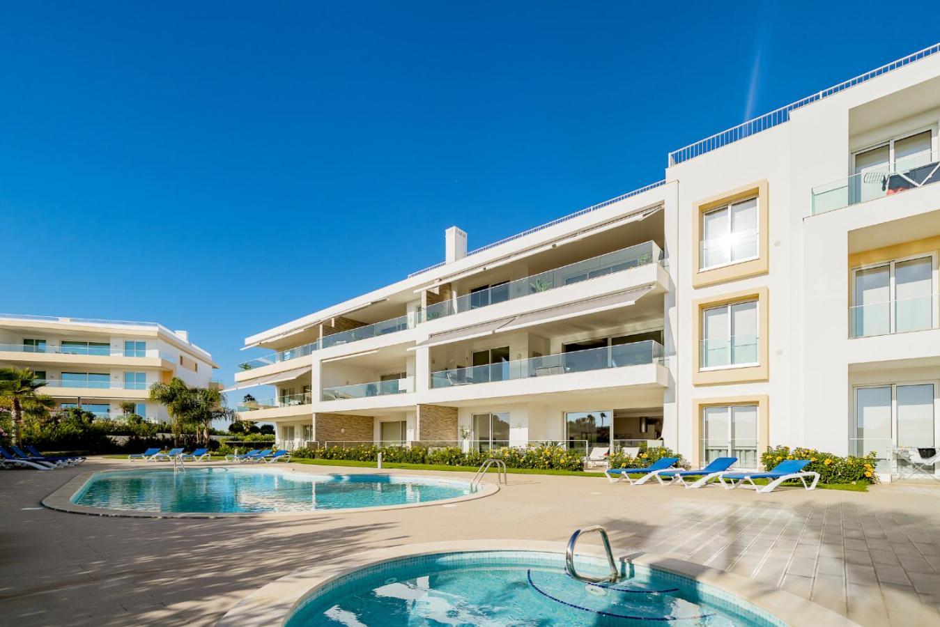 Valmar Ocean And Pool View Apartment