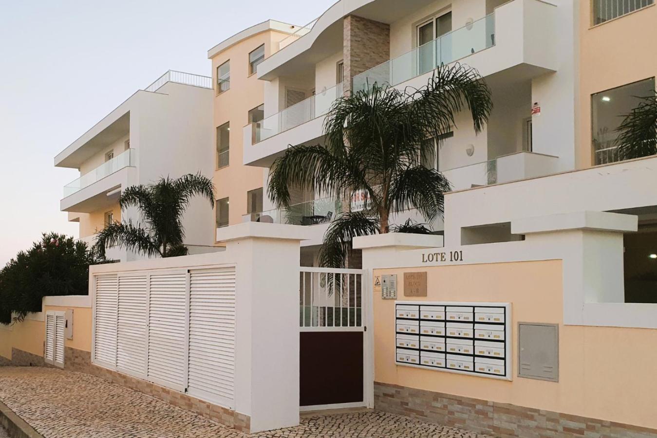 Valmar Ocean And Pool View Apartment